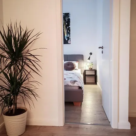 Two With Big Garden Near Beach Bacvice Апартаменты *